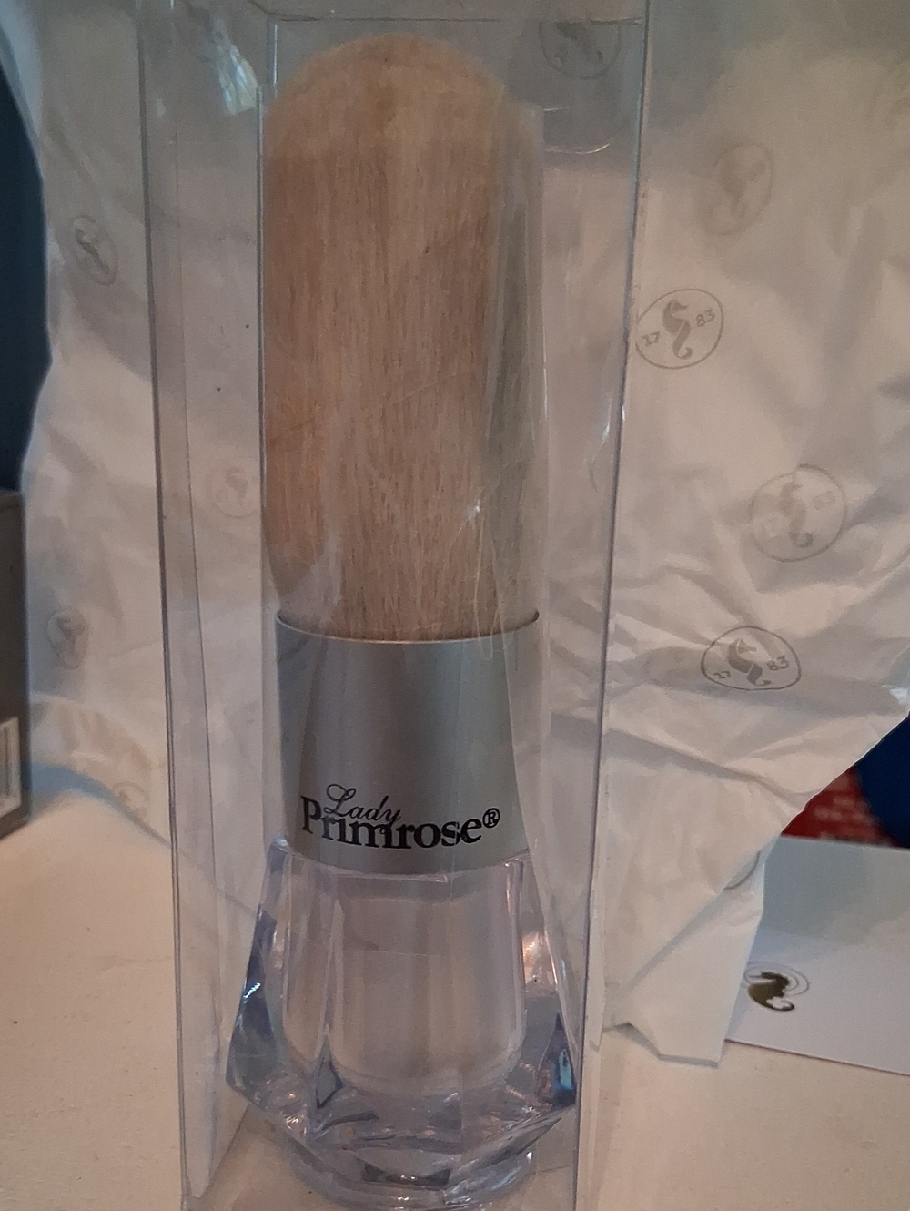 Natural Wood Makeup Brush in Beige Lady Primrose